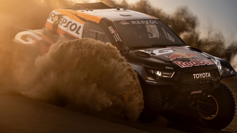 GR DKR Hilux Evo: el coche de Toyota para el Rally Dakar 2025