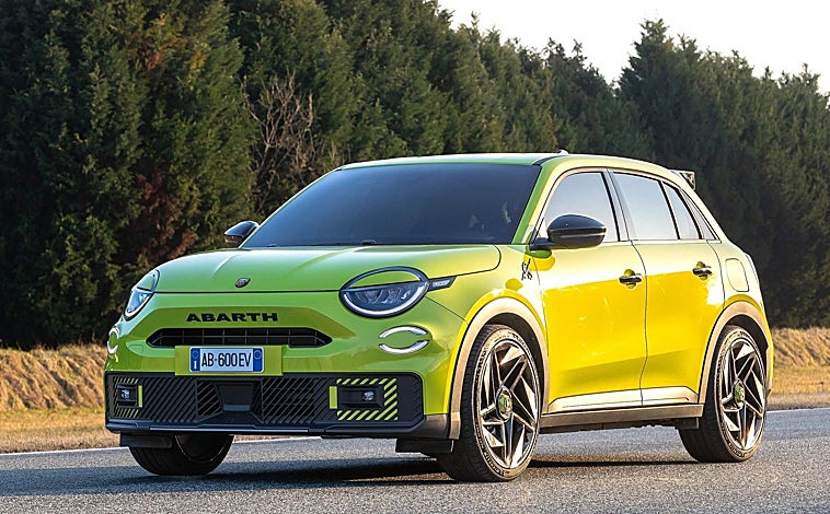Imagen principal - Fusionando legado e innovación: el diseño del Abarth 600e en favor de las prestaciones 