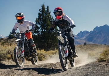 Moto eléctrica con prestaciones de ciclomotor