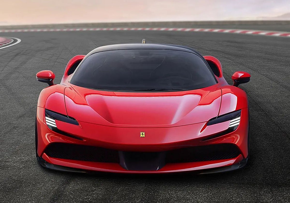 El SF90 Stradale es el híbrido enchufable de altas prestaciones de la marca.