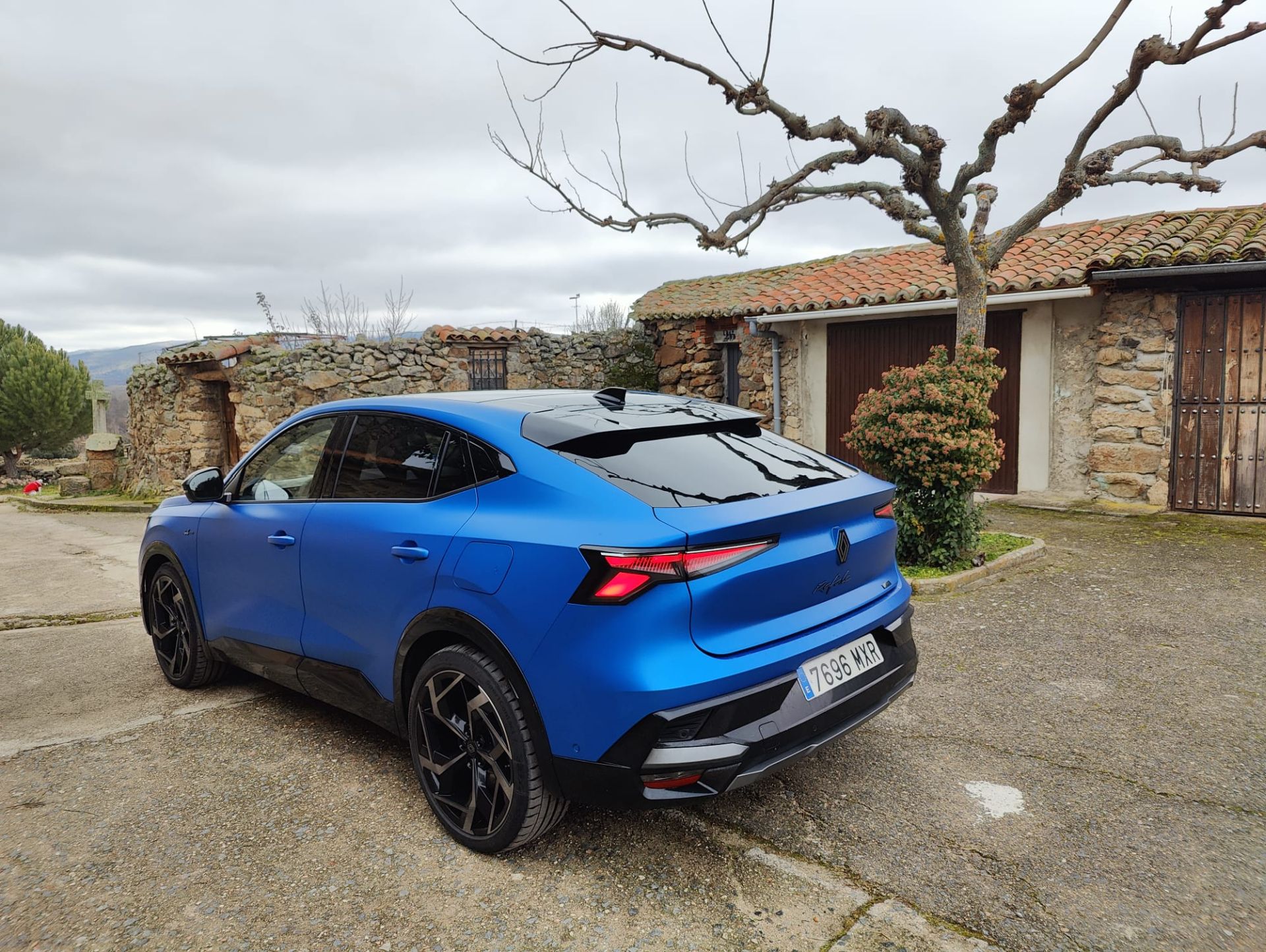 El Rafale es un vehículo híbrido enchufable que contribuye a reducir las emisiones de CO2 y a mejorar la calidad del aire.