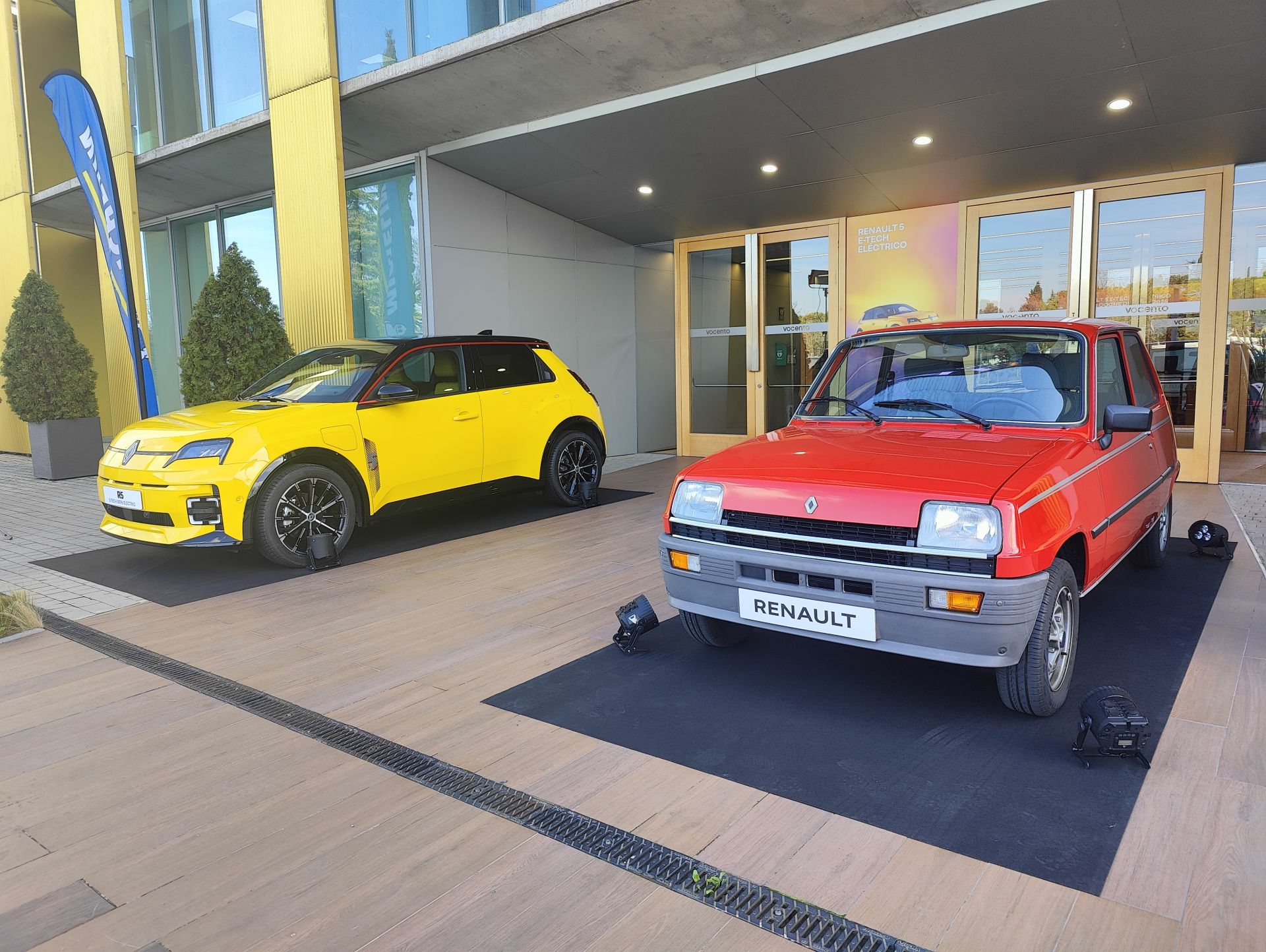 El R5 original y la nueva generación eléctrica en la sede de ABC