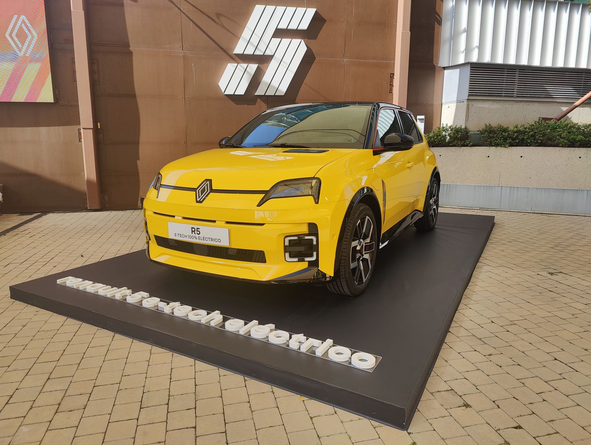 El Renault 5 eléctrico es el ganador del Mejor coche del Año ABC 2025