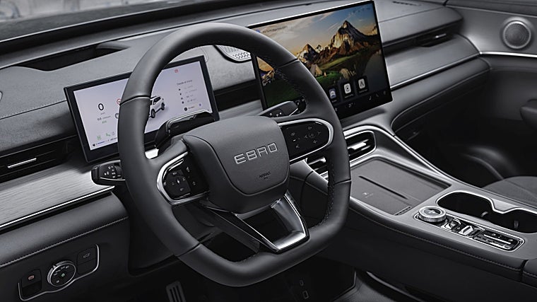 Puesto de conducción y sistema multimedia