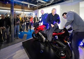 El mayor exportador de motocicletas de la India abre su primera tienda oficial en España