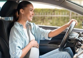 Cosas que debes saber antes de subirte al coche si estás embarazada
