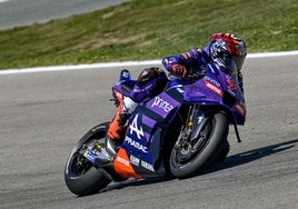 Augusto Fernández sobre la Moto2 de Prima Pramac.