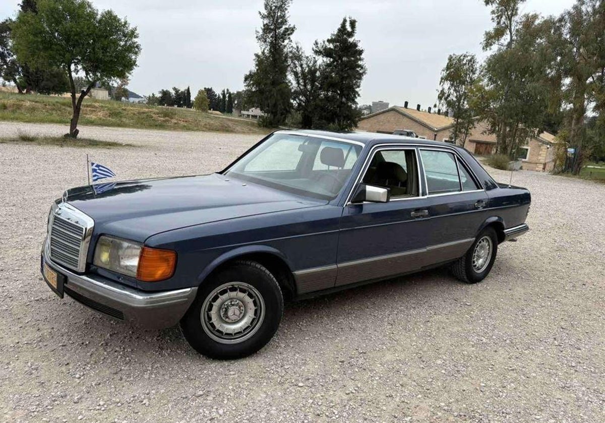 Mercedes-Benz 280 SE (W126) que durante una década fue el coche oficial Andreas Papandreu