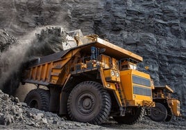 China hace acopio de los minerales críticos para el coche eléctrico