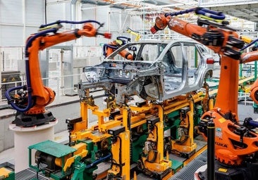 Stellantis y Renault piden reformas urgentes a Europa para no perder el tren de la automoción
