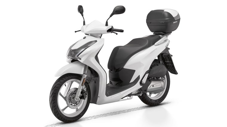Probamos el SQ16 de QJ motor, un ligero scooter urbano de fórmula inigualable