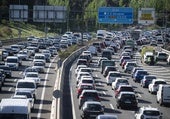 El Gobierno facilita el canje de carnets de conducir a británicos, peruanos y otros 31 países más: sin examen ni cita previa
