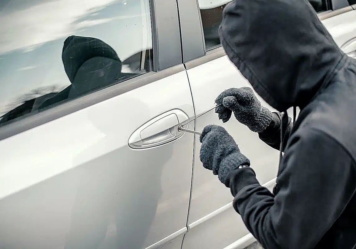 Si te han robado tu vehículo, debes presentar la denuncia a las Fuerzas y Cuerpos de Seguridad
