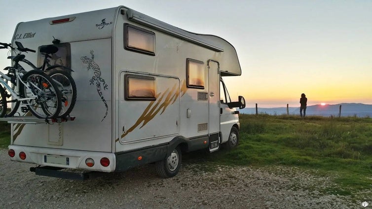 ¿Puedo llevar una bici o una moto en la autocaravana?