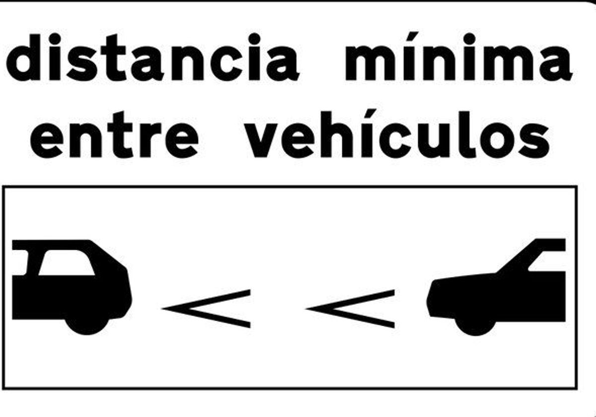La nueva señal S-992a indica, en un tramo de carretera convencional o una carretera multicarril donde se dan frecuentemente colisiones por alcance, el número de marcas viales de galón que debe dejar un vehículo entre él y el que le precede