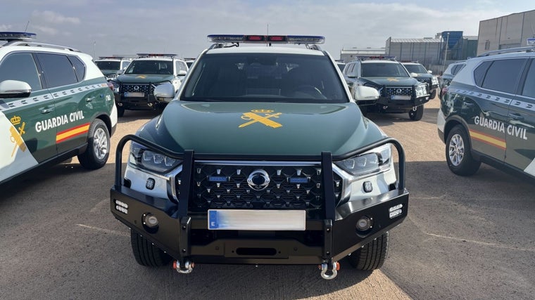 KGM entrega 72 Rexton y 14 Musso Sports a la Guardia Civil