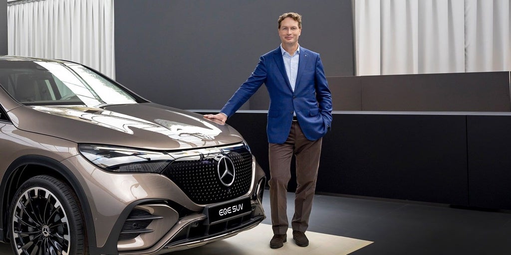 El presidente de ACEA advierte que la electrificación forzada amenaza la industria automotriz europea