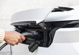 ¿Cómo es realmente el proceso de carga de un coche eléctrico?