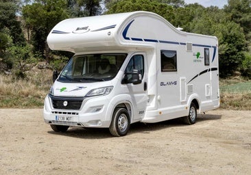 Viajar con la casa a cuestas: la tendencia estival que llena las carreteras de España
