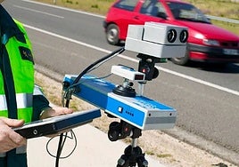 Las multas de los radares camuflados logran batir el récord de recaudación para la DGT