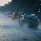 Qué hacer si te atrapa una riada en el coche