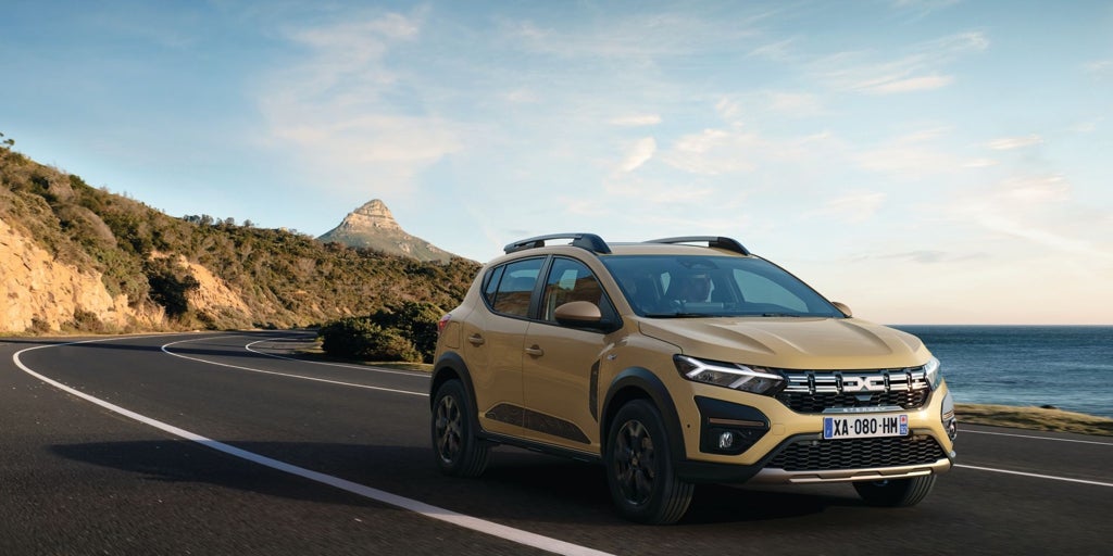 Dacia y Toyota se consolidan como líderes del mercado español