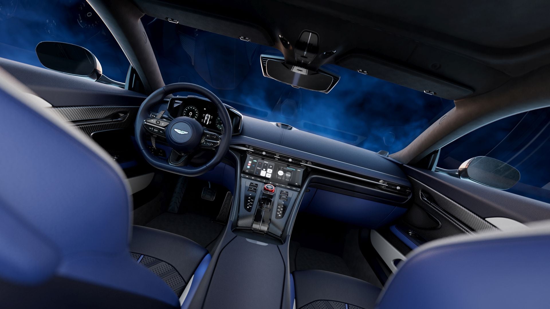 Los laterales incorporan nuevas taloneras en negro brillante y la característica insignia «S» forjada a mano, colocada bajo las molduras laterales. Es un detalle discreto, pero que subraya el carácter deportivo del modelo.