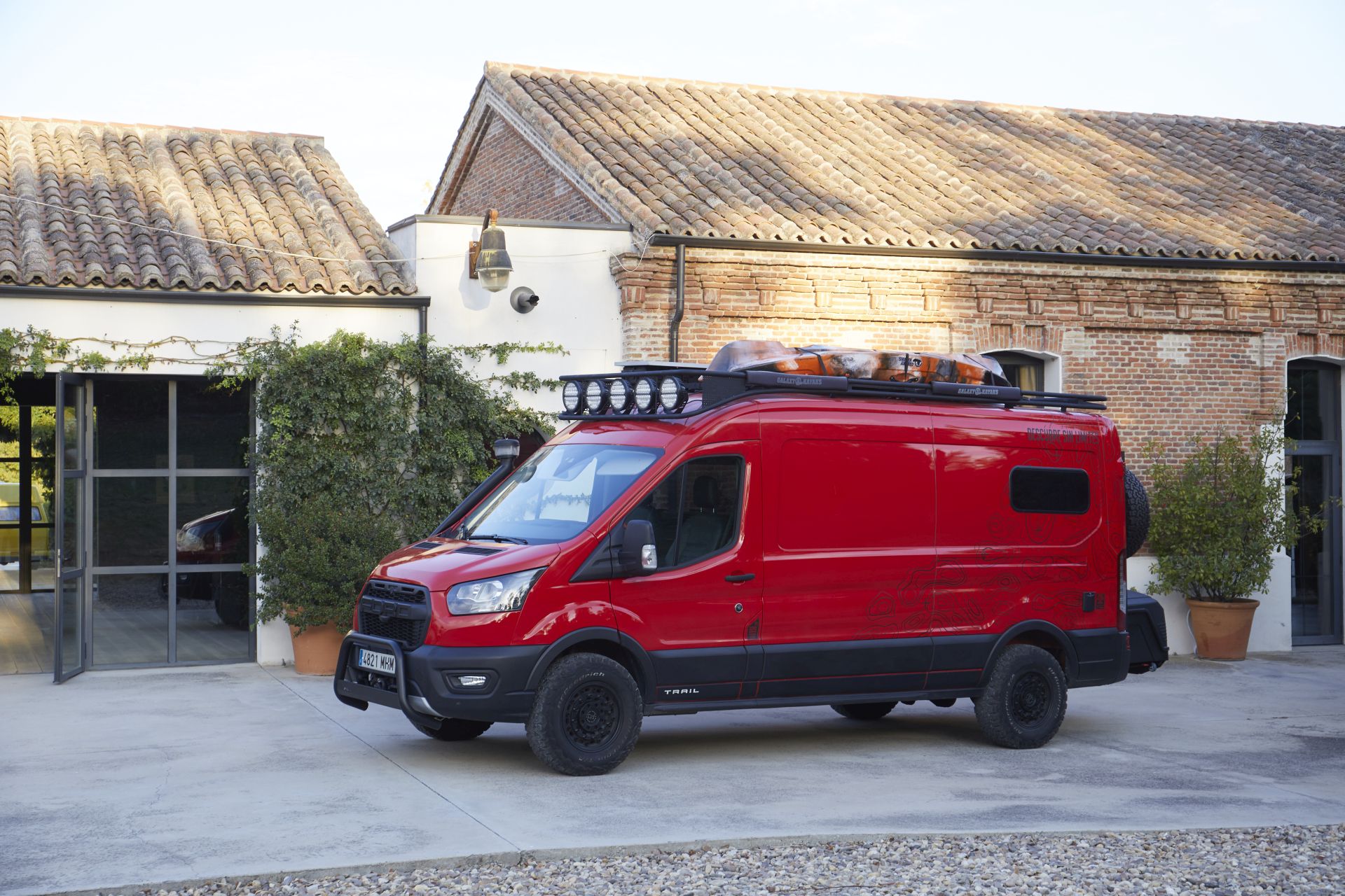 Versión con tracción total camperizada, para llegar hasta los lugares más lejanos del mundo