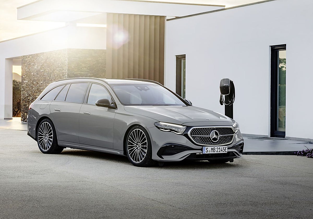 El Clase E se puede elegir en siluetas sedán o familiar