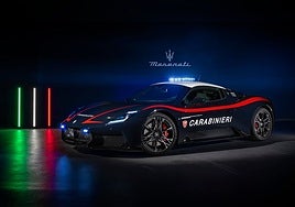 Los Carabinieri estrenan supercoches Maserati y Alfa Romeo para emergencias