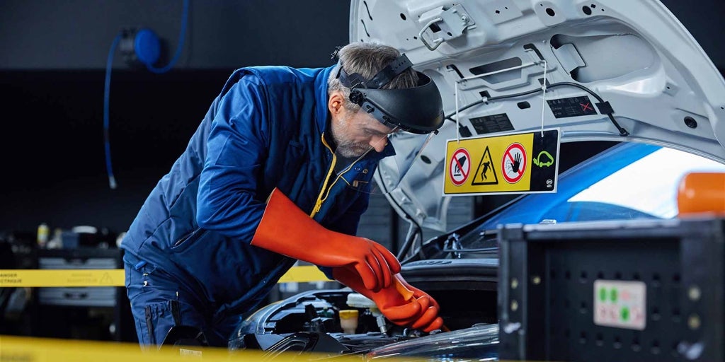 Todo lo que debes tener en cuenta si estás pensando comprar un coche híbrido