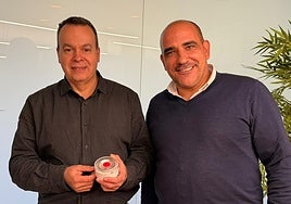 Los creadores de la baliza V16: «No nos vamos a hacer millonarios, con esto ganamos un poco más que en la Guardia Civil»