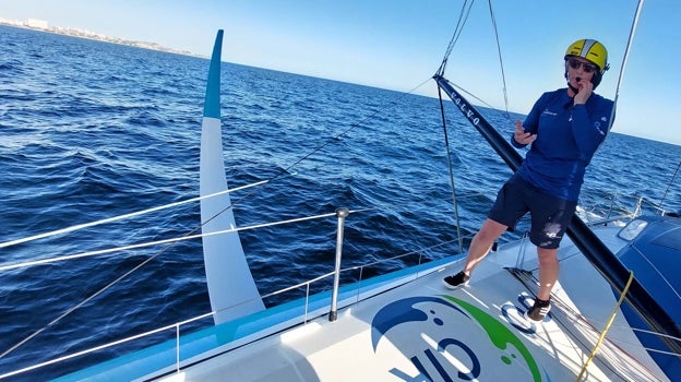 El velero Go Circular  cuenta con avanzada tecnología para analizar microplásticos en las aguas