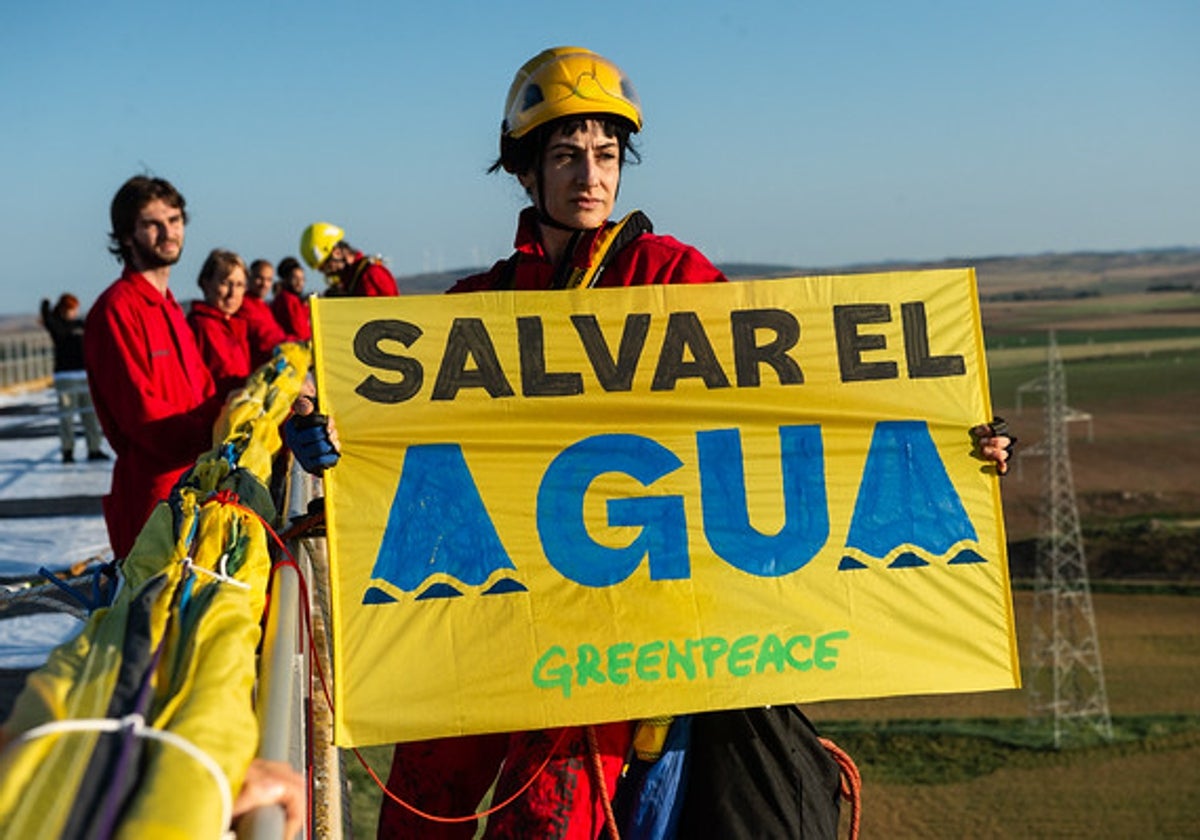 La escasez de agua en España es un problema creciente, exacerbado por la crisis climática y las prácticas insostenibles en su gestión