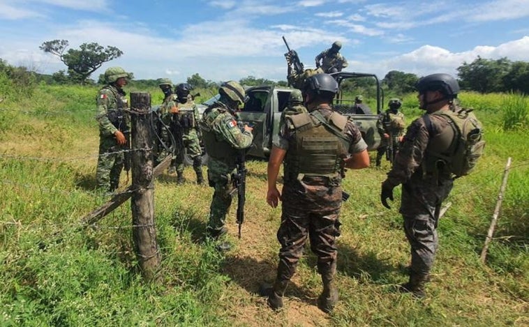 Tildan de montaje la emboscada sufrida por el presidente de Guatemala  en la frontera con México