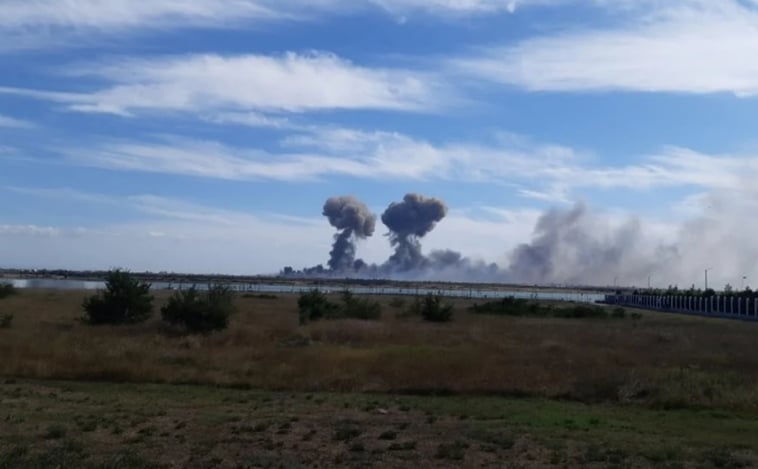 Al menos un muerto en varias explosiones en una base aérea rusa en Crimea
