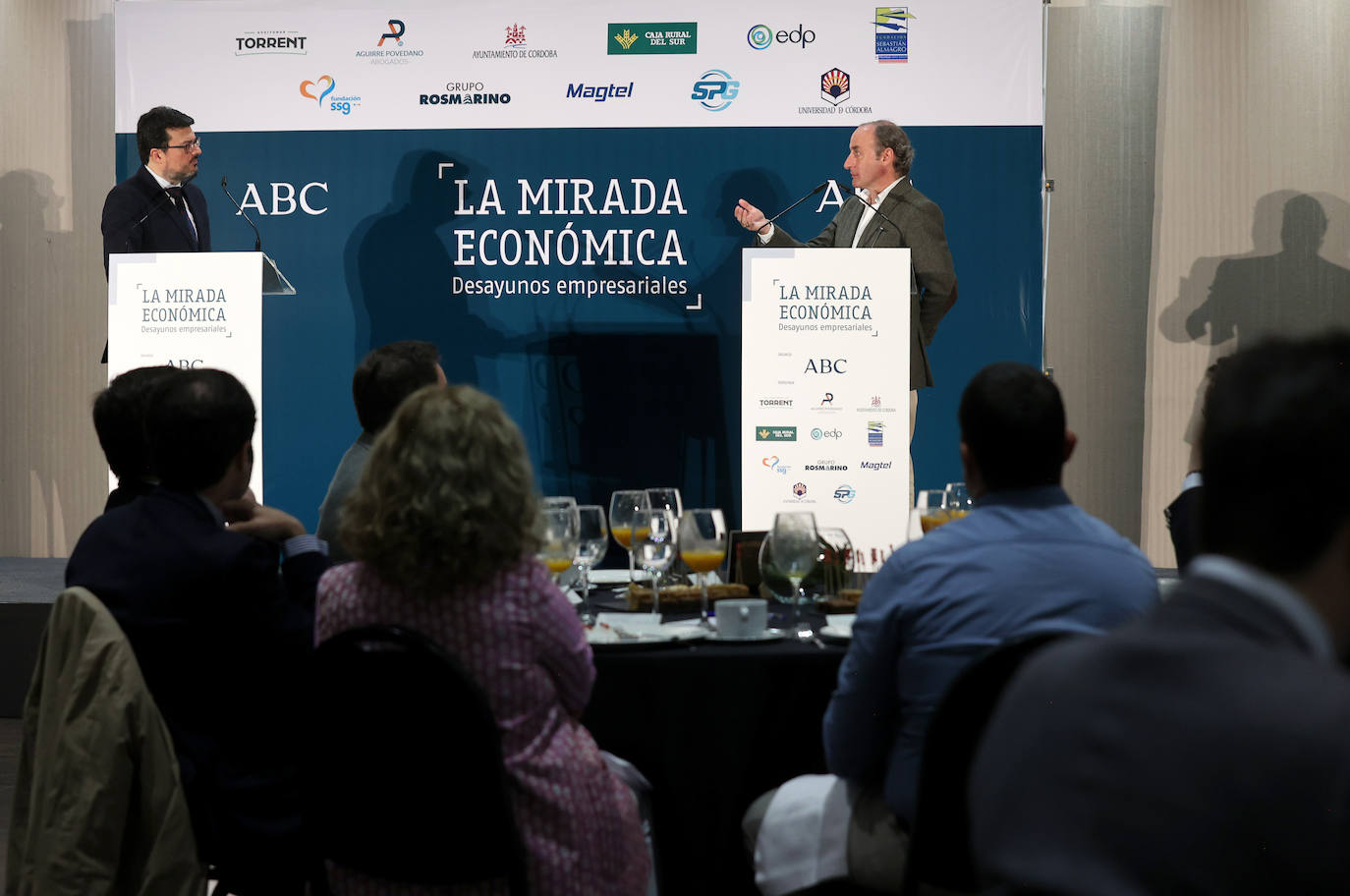 La conferencia del director general de Unieléctrica en la &#039;Mirada Económica&#039;, en imágenes