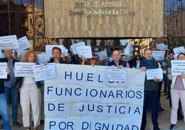 Los abogados de Sevilla reclaman a los funcionarios en huelga que avisen de las suspensiones