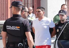 Se entrega el hombre atrincherado con un arma en las Tres Mil Viviendas de Sevilla