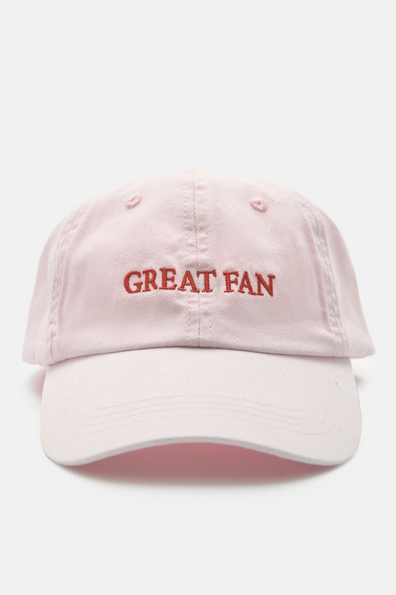 Pull& Bear. Gorra rosa bebé con bordado estampado. Precio: 9,99€.