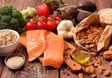 El psiquiatra Fernando Mora y la nutricionista Júlia Farré señalan tres alimentos con triptófano para ser más feliz y dormir mejor