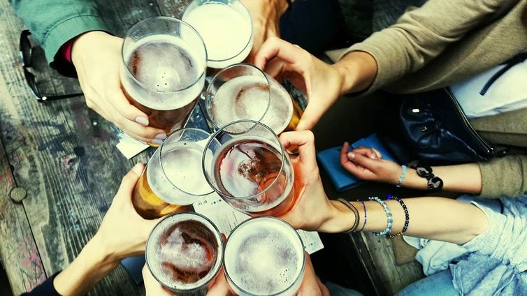Una farmaceútica indica cuáles son los beneficios de dejar el alcohol: «Hay efectos secundarios en el corazón o cerebro»