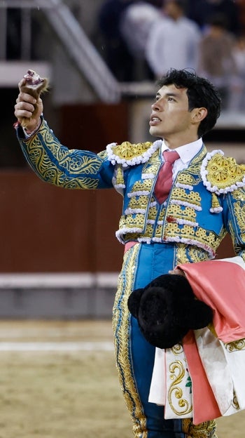 Isaac Fonseca, tras cortar una oreja