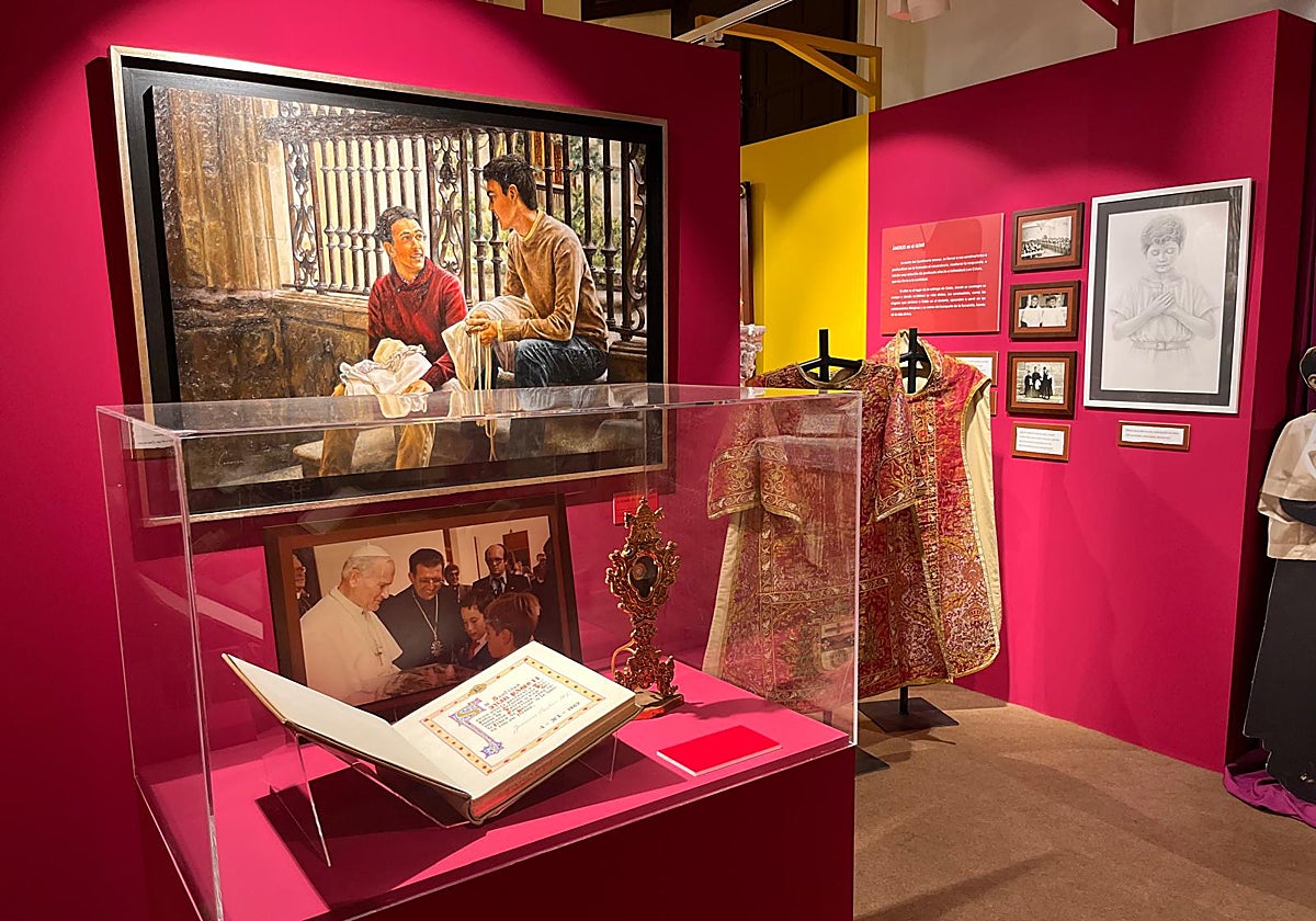 La exposición 'Tú ¡sígueme! se complementa con fotografías de autoridades eclesiásticas