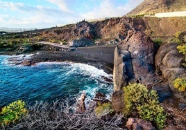 La cala de La Palma que está rodeada de plataneras y acantilados: dónde está y cómo llegar