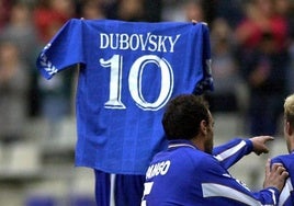 Quién fue Peter Dubovsky, el futbolista al que el Oviedo no olvida en su ascenso a Primera División