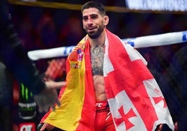 Cuándo y a qué hora es el pesaje de Topuria y Oliveira de la UFC 317 y dónde ver en televisión y online hoy