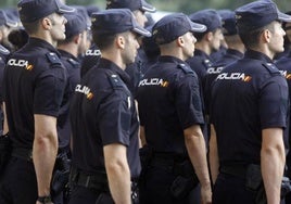 Un entrenador personal hace las pruebas para entrar en la Policía Nacional y opina sobre su exigencia: «Qué mareo»