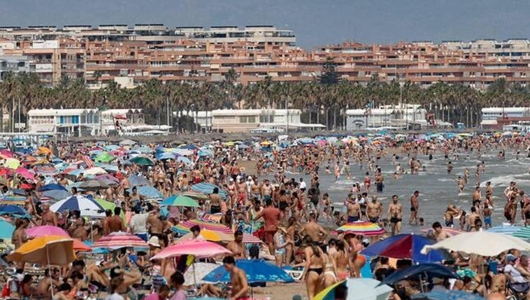 Dónde es festivo este viernes, 15 de agosto, en España: comunidades autónomas que no trabajan por la fiesta de la Asunción de la Virgen