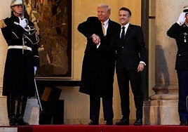 Un experto en comunicación no verbal desvela el modo de saludar de Donald Trump y por qué lo hace